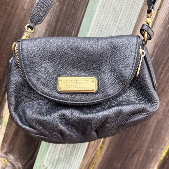 Marc by Marc Jacobs Standard Supply Leather Crossbody Bag Black Gold Hardware - Picture 8 of 16